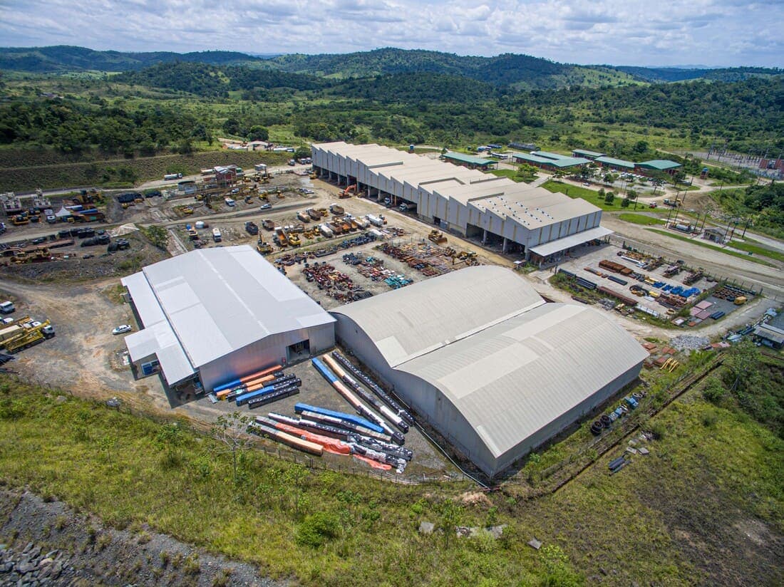 Atlantic Nickel realiza Drive Thru Solidário e entrega muda de árvore em troca de 1kg de alimento para doação
