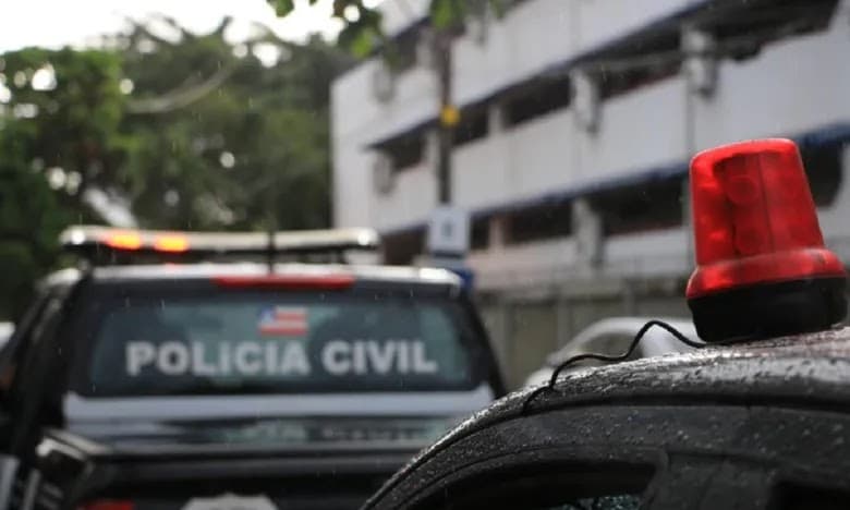 Polícia conduz 16 adolescentes após casos de ameaças em escolas na Bahia