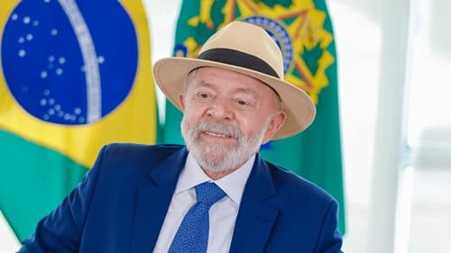 Lula critica Bolsonaro e diz que ex-presidente sabe que cometeu "burrice" em meio a julgamento por tentativa de golpe