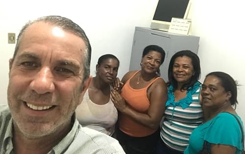 Ibirataia: Luciano Guimarães recebe moradores a pedido do prefeito Sandro Futuca e reforça atendimento à população