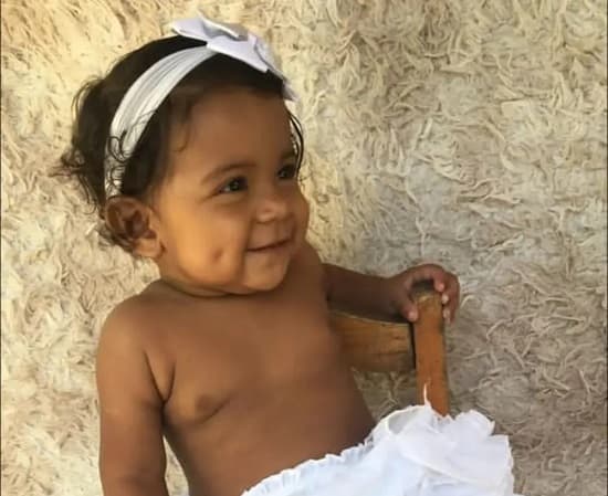 Criança morre após ser atropelada por van que transportava estudantes no oeste da Bahia