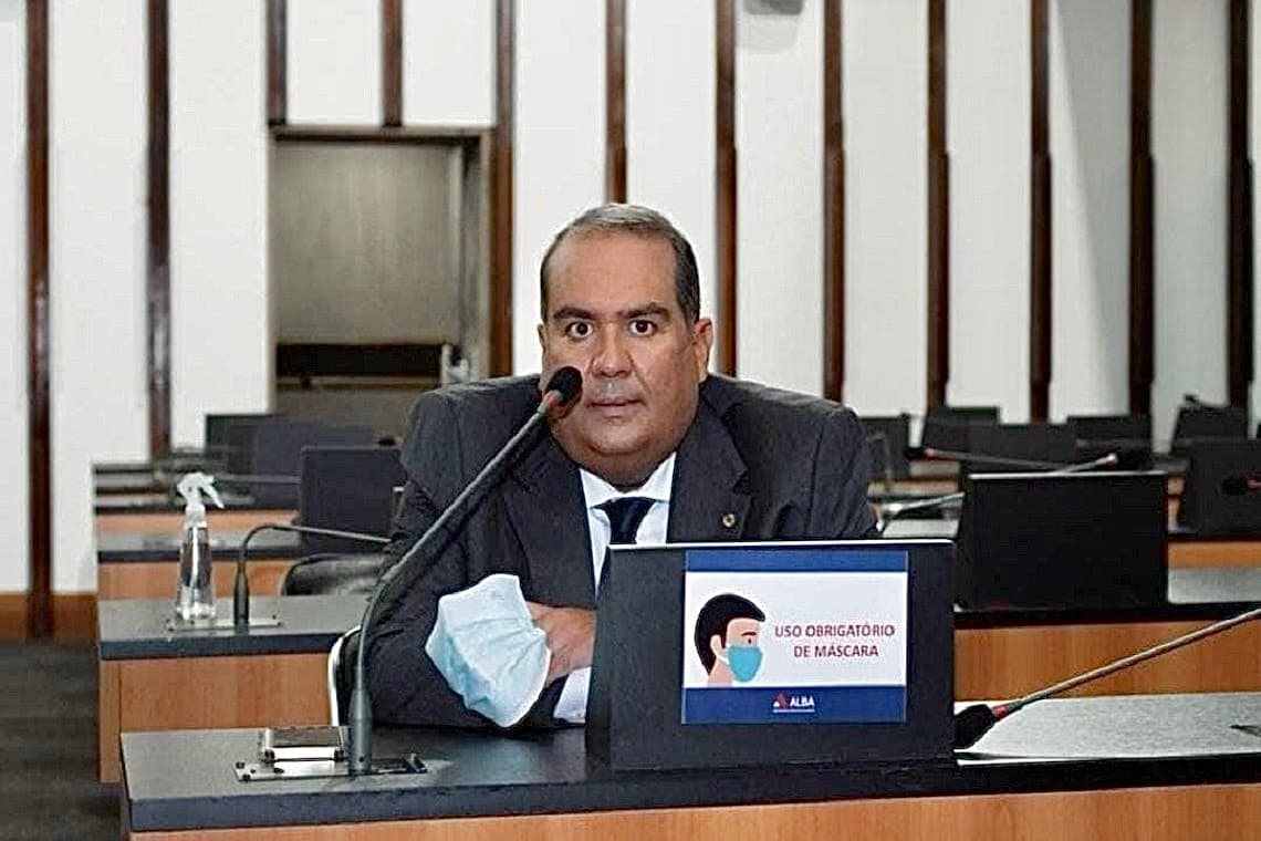 "O PT sempre foi um crítico ferrenho de privatizações, mas, aqui na Bahia, virou moda", dispara Sandro Régis