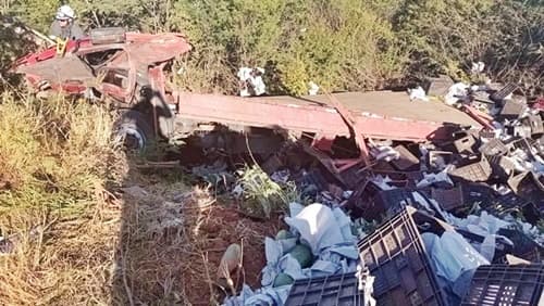 Criança é entubada após acidente com caminhão na "Curva da Morte" em Guanambi