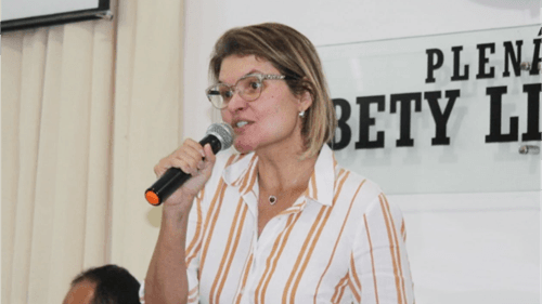 O Ibirataia Notícias parabeniza a Prefeita Ana Cléia pelo Seu Aniversário