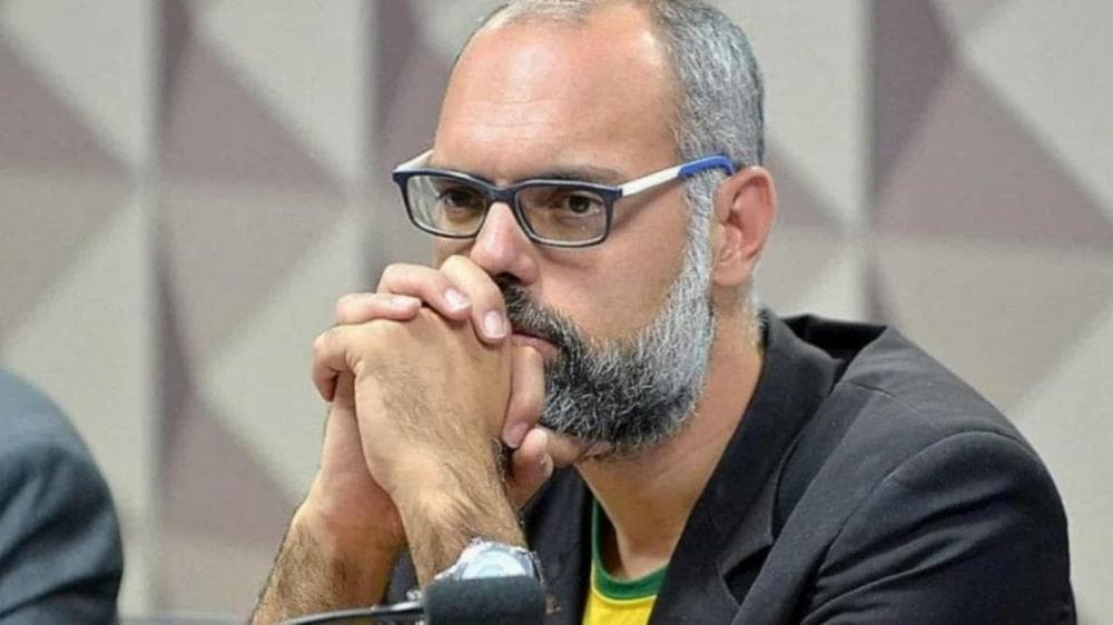 STF manda Ministério da Justiça informar sobre extradição de Allan dos Santos