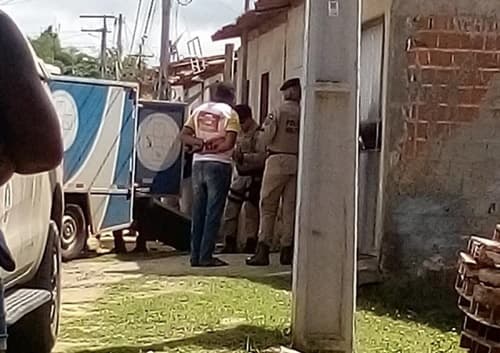 Casal é morto a tiros dentro de casa em Jequié; mulher estaria grávida