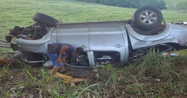 Caminhonete capota e motorista fica ferido na BR-030, trecho Valentim-Dário Meira.