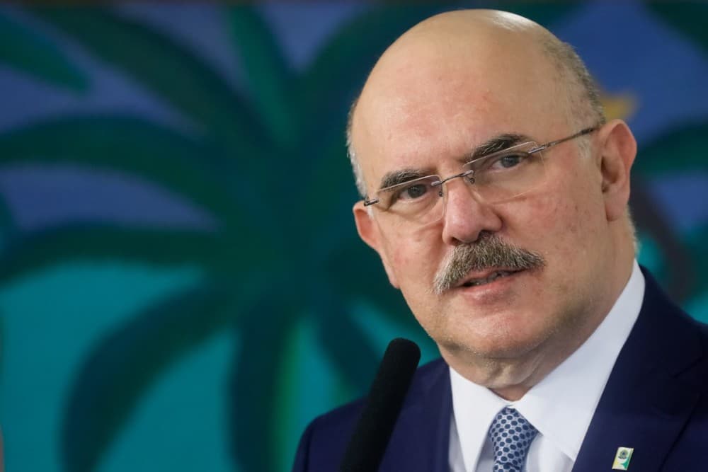 PGR denuncia ministro da Educação, Milton Ribeiro, ao STF por crime de homofobia