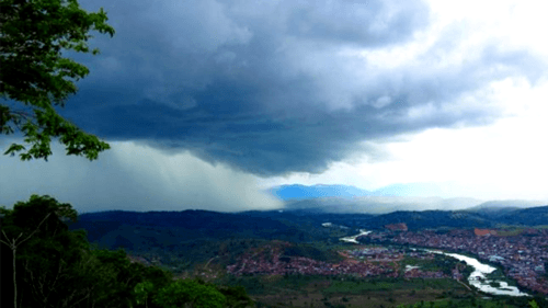 Chuva se espalha pelo sul da Bahia e alerta é emitido para o estado