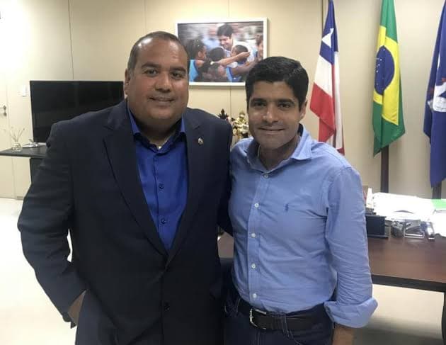 Líder da Oposição desafia Rui Costa para casar cheques: “o valor que ele escolher eu aceito”