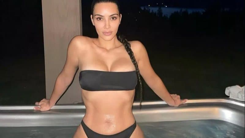 Kim Kardashian entra na justiça para ficar solteira antes do divórcio