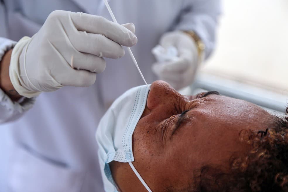 Bahia confirma 8,6 mil novos casos da covid em 24h e mais 49 óbitos