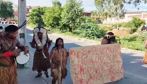 Jequié: Indígenas protestam contra reintegração de casa ocupada por idosa de 71 anos