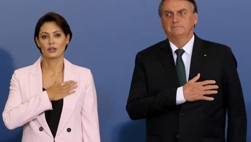 Bolsonaro minimiza papel de Michelle em evento de Trump e destaca Eduardo como articulador