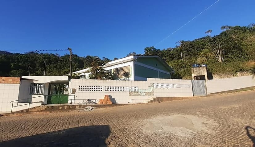 Possível fechamento do Colégio Estadual do Distrito de Algodão causa indignação no município de Ibirataia