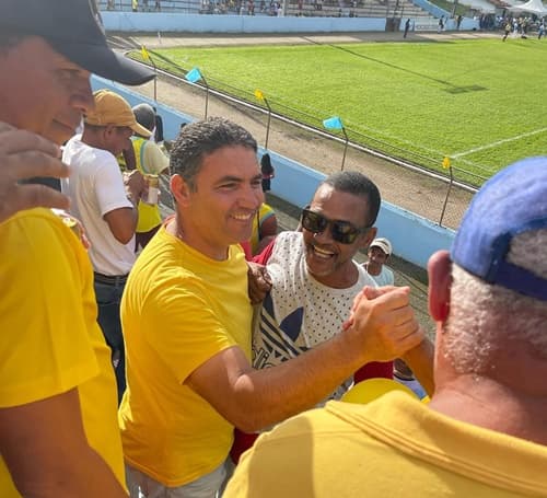 Juca Muniz e a comunidade de Ibirataia na torcida pela seleção na Final da Copa InterVale 2024