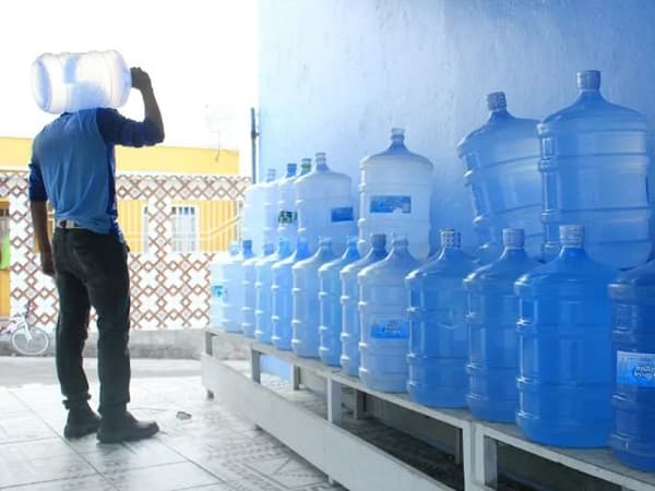 Moradores de Ipiaú e do Japomirim relatam aumento abusivo no preço do galão de água mineral chegando a 50 reais