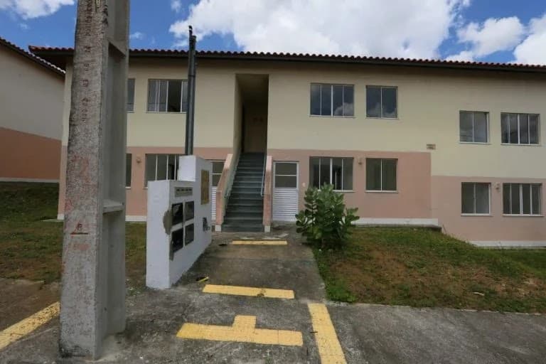 Jerônimo Rodrigues e ministro Rui Costa vistoriam residenciais do Minha Casa, Minha Vida