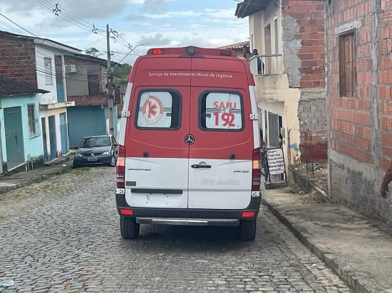 Ipiaú: Passageiro cai de motocicleta em ladeira e fica inconsciente