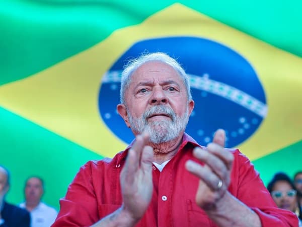 Vitória de Lula leva a Bolsa de Valores de SP ao melhor índice pós-eleitoral desde 1994