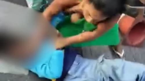 Menina de 12 anos sofre traumatismo craniano após agressão na saída de escola