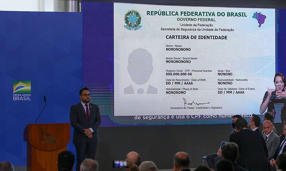 Governo lança carteira nacional de identidade; veja como será o novo RG