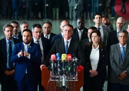 Bolsonaro desaprova atos que bloqueiam rodovias: “Somos pela ordem”