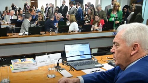 Senado: CCJ rejeita PEC que amplia proteção a parlamentares, mas texto pode ir ao plenário