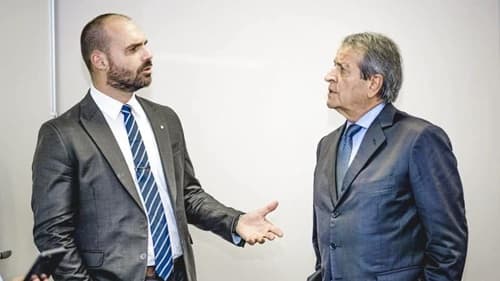 Presidente do PL viaja aos EUA para definir candidatura com Eduardo Bolsonaro