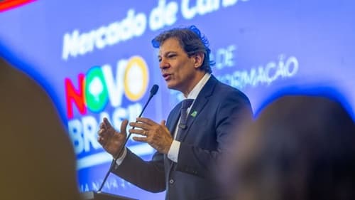 Governo está tomando providências criminais contra fake news do Pix, afirma Haddad