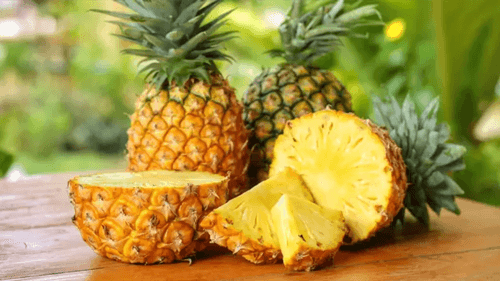 Os benefícios do abacaxi para a saúde: Uma fruta refrescante e nutritiva