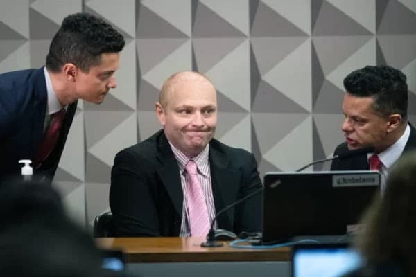 Hacker Walter Delgatti Neto afirma que Ex-Presidente Jair Bolsonaro pediu que assumisse autoria de grampo Contra Ministro do STF