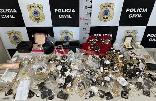 Joias avaliadas em R$ 100 mil são recuperadas em Feira de Santana