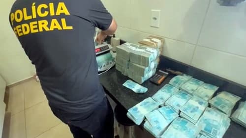 PF apreende R$ 1,2 milhão em malas durante operação contra desvio de verba