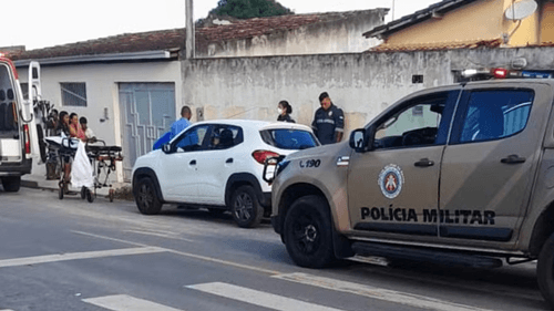 Menina de 4 anos morre após ser esquecida dentro de carro na Bahia