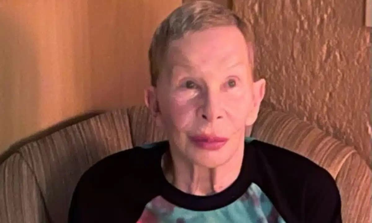 Rita Lee é internada às pressas em hospital de São Paulo