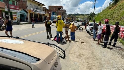 Ubatã: Duas pessoas ficam feridas em acidente no trecho urbano da BR-330
