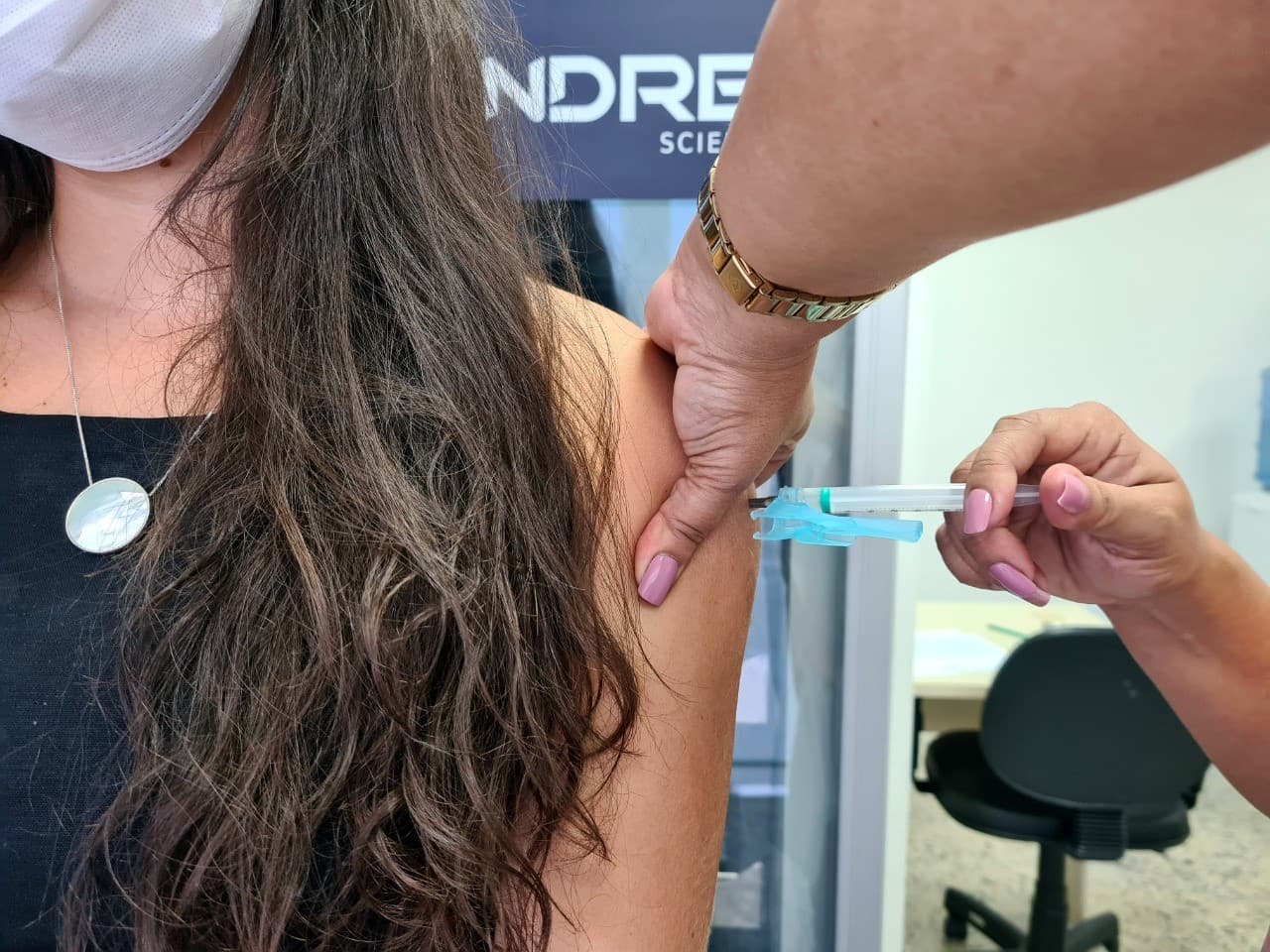 Trabalhadores da educação de todas as idades serão vacinados contra a Covid-19