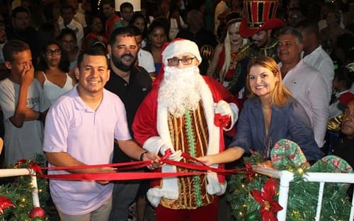 PREFEITURA DE IBIRATAIA INAUGURA A DECORAÇÃO DO "NATAL ENCANTADO 2023"