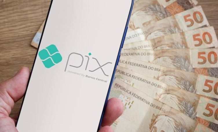 Fim dos cartões? Bancos podem lucrar o dobro com Pix Parcelado