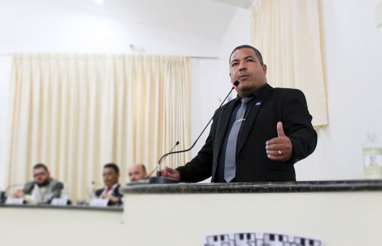 Marcos de Manoel cobra fardamento para a Guarda Municipal de Ibirataia