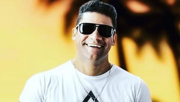 Bahia: Morre o cantor Munir Caldas após 4 dias internado no HGG de Guanambi