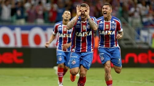Na estreia de Ceni, Bahia faz quatro gols, bate Coritiba de virada e se afasta do Z4