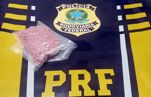 Motorista é preso após ser flagrado com mais de 1,7 mil comprimidos de ecstasy na BR-330