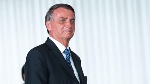 Bolsonaro pediu e aprovou mudança em minuta que previa golpe, diz PF
