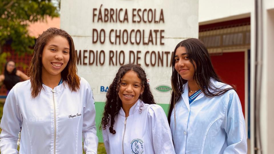 Estudantes do CETEP MÉDIO RIO DAS CONTAS DESENVOLVEM PERFUME COM AROMA DE CHOCOLATE