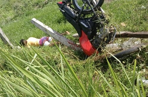 Gongogi: Duas pessoas ficam feridas após grave acidente com motocicleta na BA-120