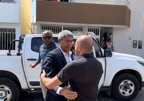 Governador Jerônimo Rodrigues Visita Família do Dr. Perseu Ribeiro e presta condolências