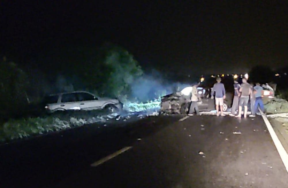 Em Guanambi acidente entre 3 carros deixam 4 feridos na BR-030