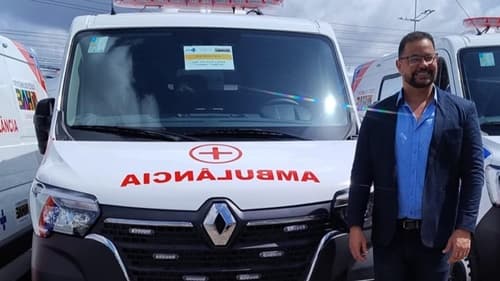 Prefeitura de Ibirataia recebe ambulância entregue pelo governador Jerônimo Rodrigues